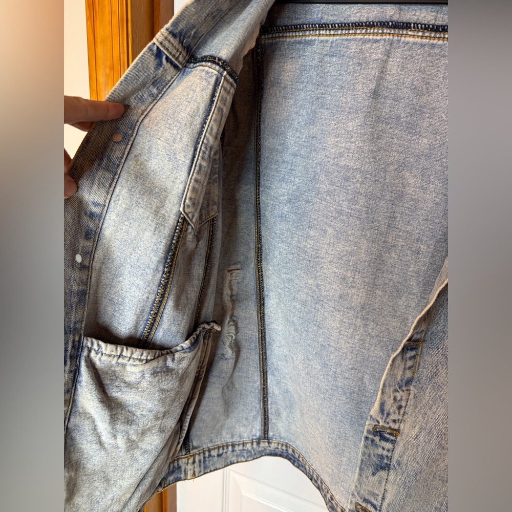 Umgee Distressed Denim Blue Jean Jacket Size: L - Picture 12 of 14